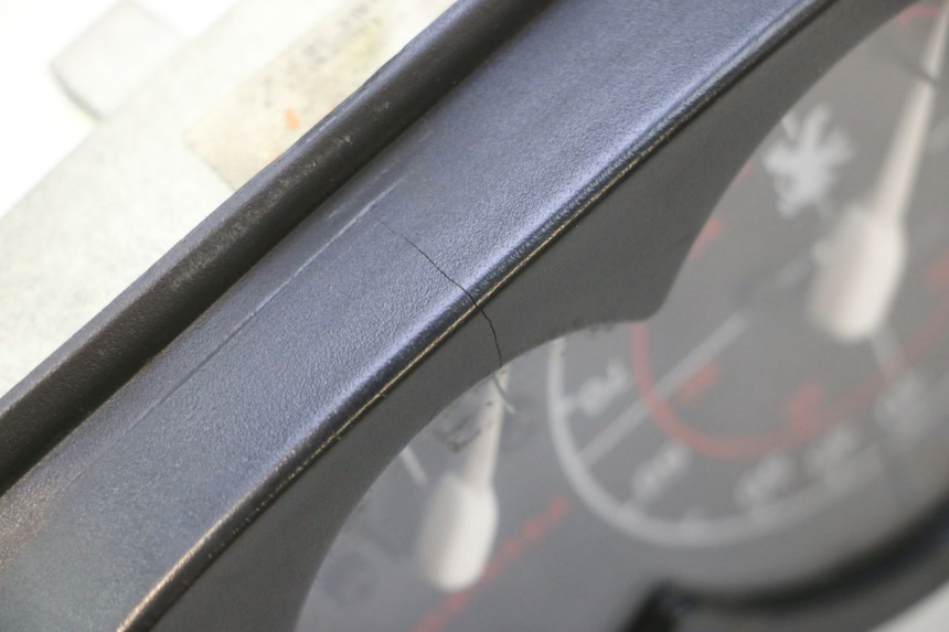 photo de VELOCIMETRO PEUGEOT TREKKER TKR 50 (2005 - 2014) - Zoom estado de uso