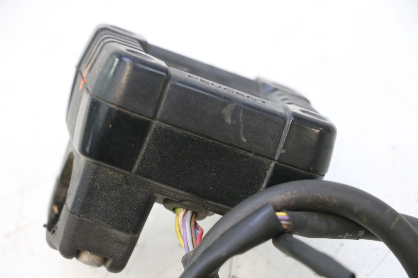 photo de CUENTA KILÓMETROS PEUGEOT TREKKER 50 (1995 - 2004) - Marcados y referencias originales