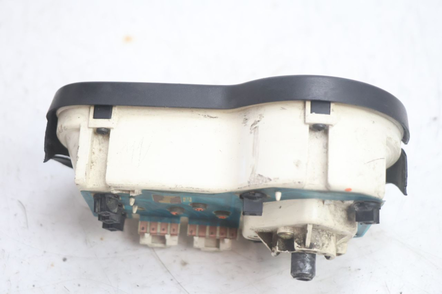 photo de CUENTA KILÓMETROS PEUGEOT TREKKER 50 (1995 - 2004) - Primer plano técnico