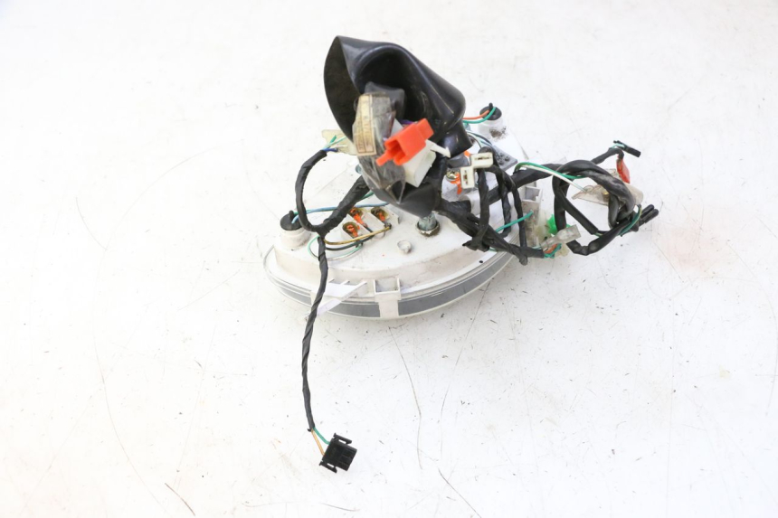 photo de VELOCIMETRO PEUGEOT TWEET PRO CARGO 50 (2018 - 2022) - Estado de la superficie y material