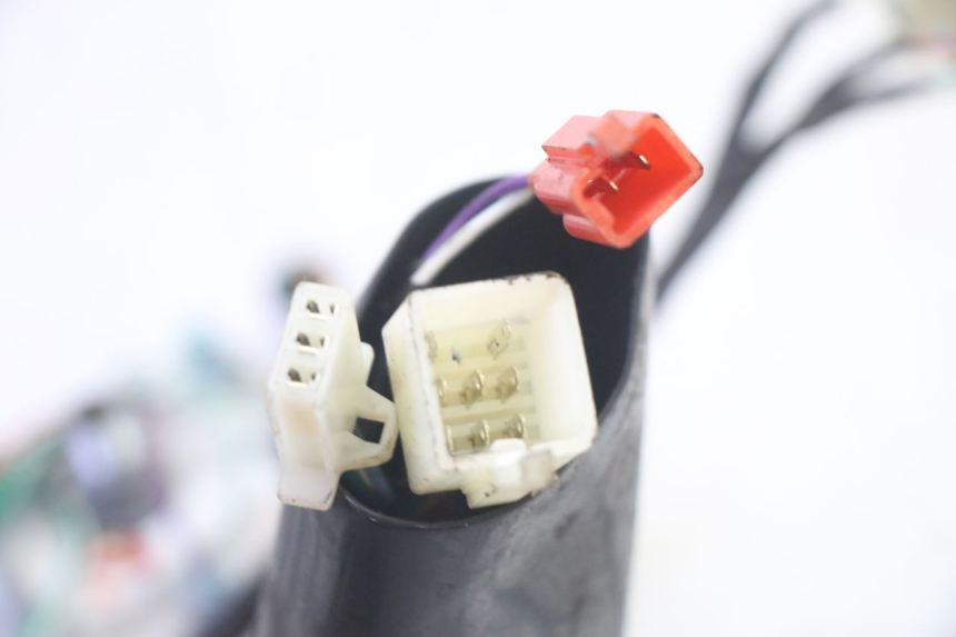 photo de VELOCIMETRO PEUGEOT TWEET PRO EFI 4T 50 (2021 - 2022) - Primer plano de alta resolución