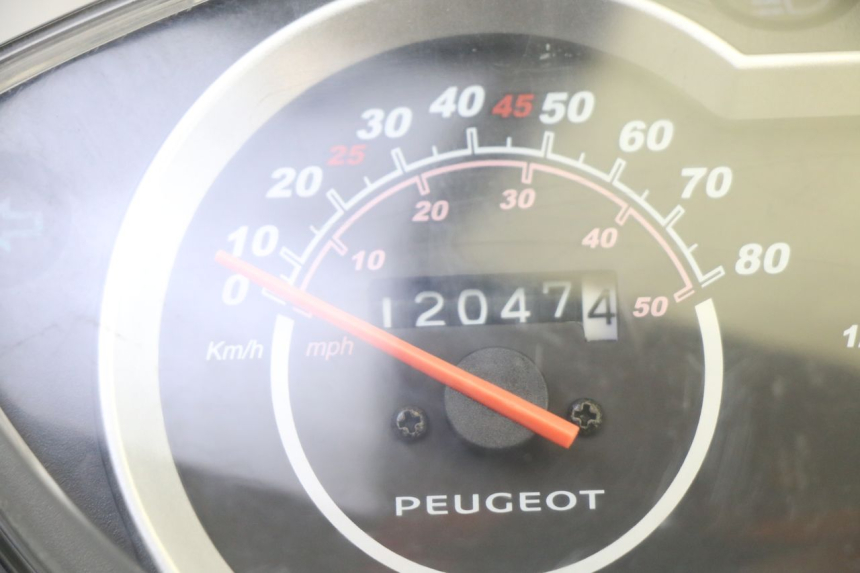 photo de VELOCIMETRO PEUGEOT TWEET PRO EFI 4T 50 (2021 - 2022) - Zoom estado de uso