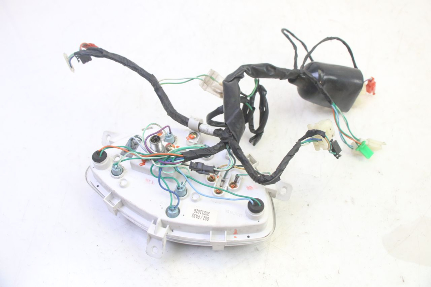 photo de VELOCIMETRO PEUGEOT TWEET PRO EFI 4T 50 (2021 - 2022) - Detalles de los puntos de fijación