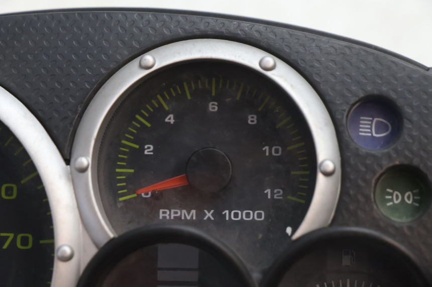 photo de VELOCIMETRO PIAGGIO TYPHOON 50 (2000 - 2009) - Zoom estado de uso