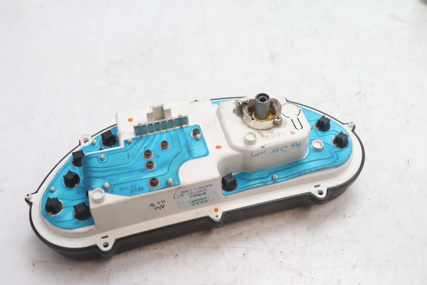 photo de VELOCIMETRO PIAGGIO TYPHOON 50 (2000 - 2009) - Detalles de los puntos de fijación