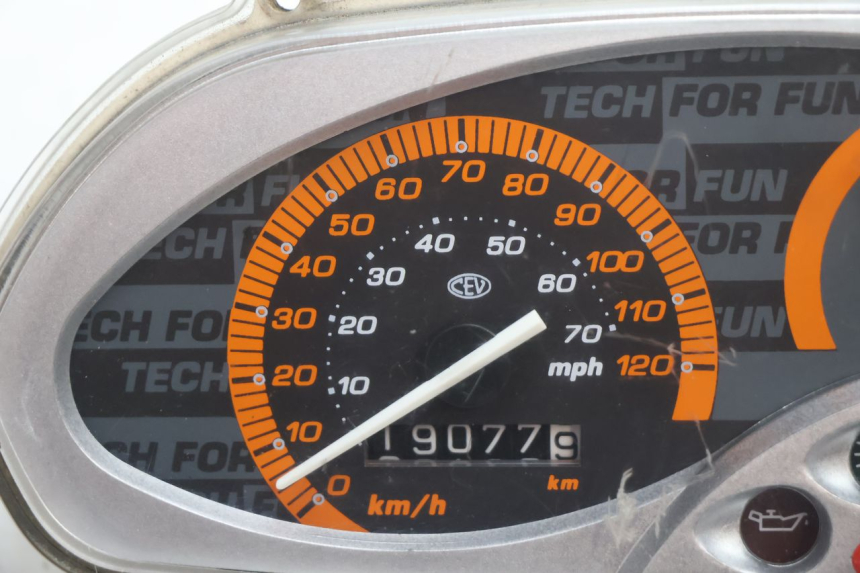 photo de VELOCIMETRO PIAGGIO TYPHOON 50 (2000 - 2009) - Detalle de la pieza