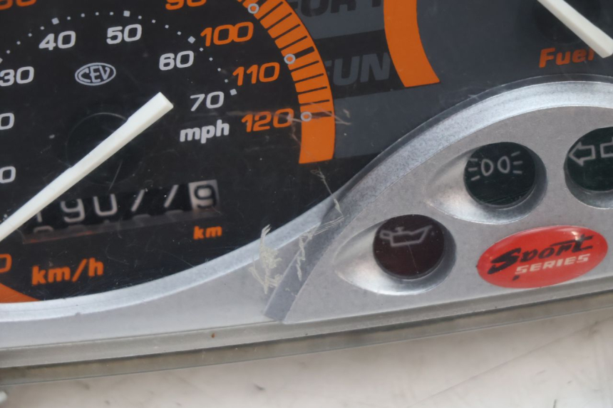 photo de VELOCIMETRO PIAGGIO TYPHOON 50 (2000 - 2009) - Zoom estado de uso