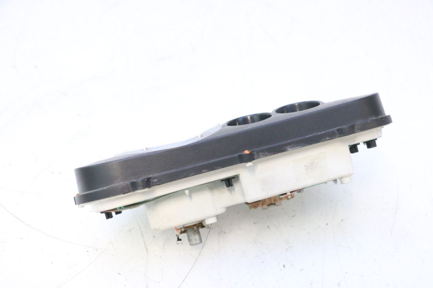photo de VELOCIMETRO PIAGGIO TYPHOON 50 (2000 - 2009) - Estado de la superficie y material