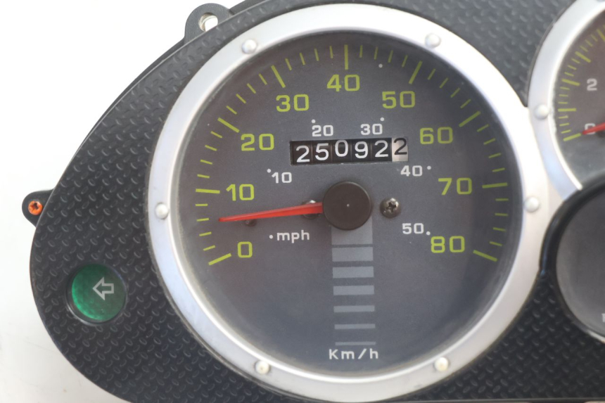 photo de VELOCIMETRO PIAGGIO TYPHOON 50 (2000 - 2009) - Detalle de la pieza