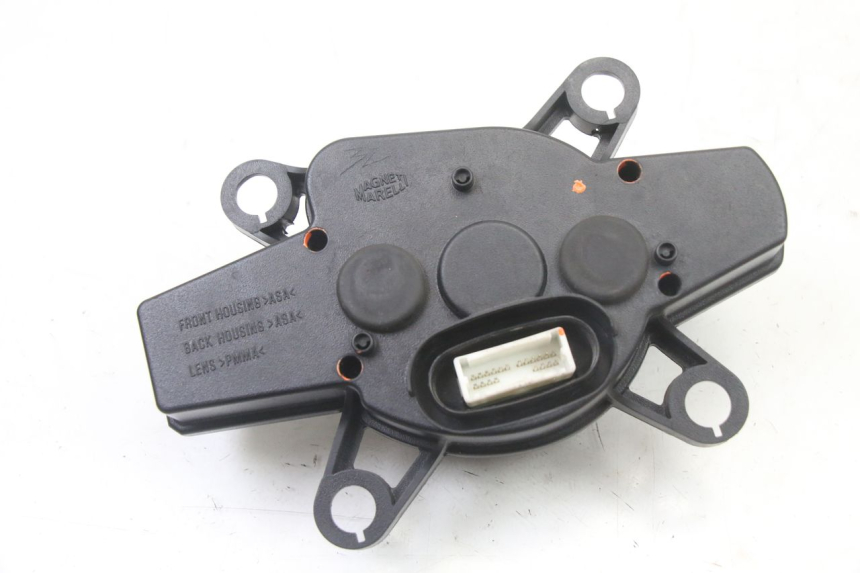 photo de VELOCIMETRO YAMAHA TZR 50 (2008 - 2016) - Estado de la superficie y material