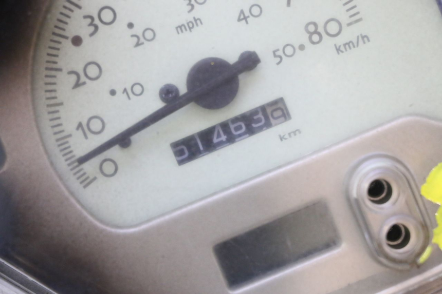 photo de CUENTA KILÓMETROS PIAGGIO VESPA LX 2T 50 (2005 - 2013) - Zoom sobre los componentes