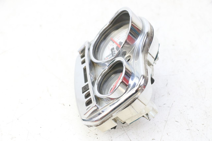 photo de CUENTA KILÓMETROS PIAGGIO VESPA S 2T 50 (2007 - 2014) - Zoom sobre los componentes