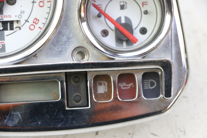 photo de CUENTA KILÓMETROS PIAGGIO VESPA S 2T 50 (2007 - 2014) - Ángulo de visión alternativo