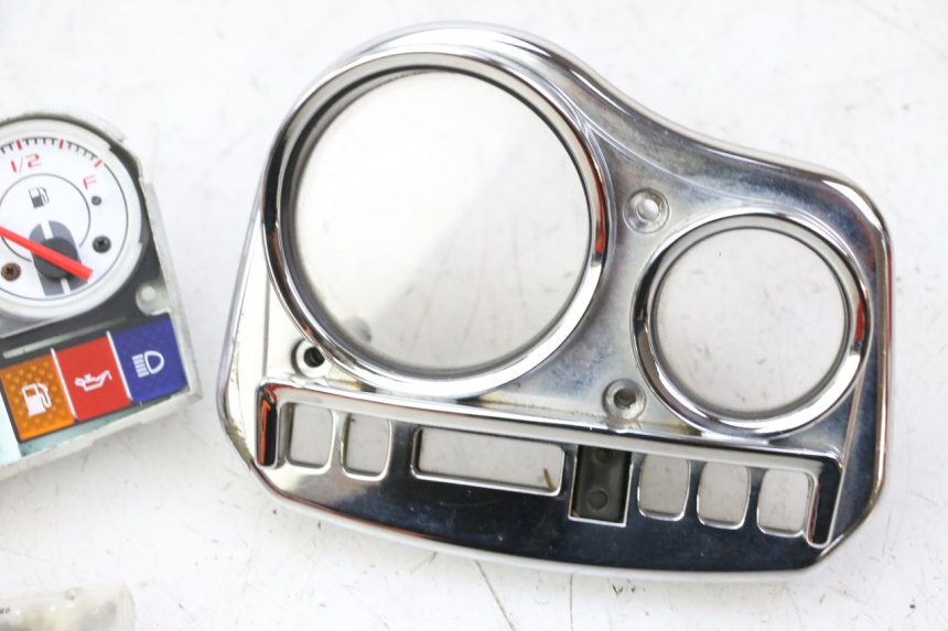 photo de CUENTA KILÓMETROS PIAGGIO VESPA S 2T 50 (2007 - 2014) - Detalle de la pieza