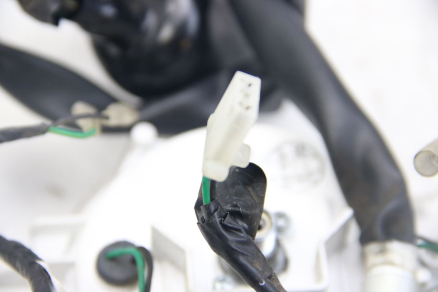 photo de CUENTA KILÓMETROS HONDA VISION NSC R 50 (2013 - 2015) - Detalles de los puntos de fijación