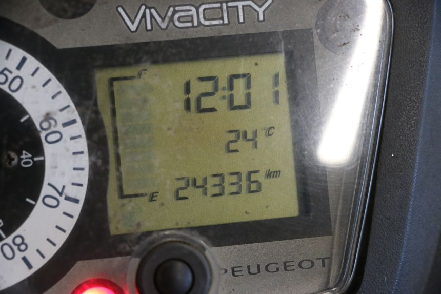 photo de VELOCIMETRO PEUGEOT VIVACITY NEW 2T 50 (2008 - 2017) - Primer plano técnico