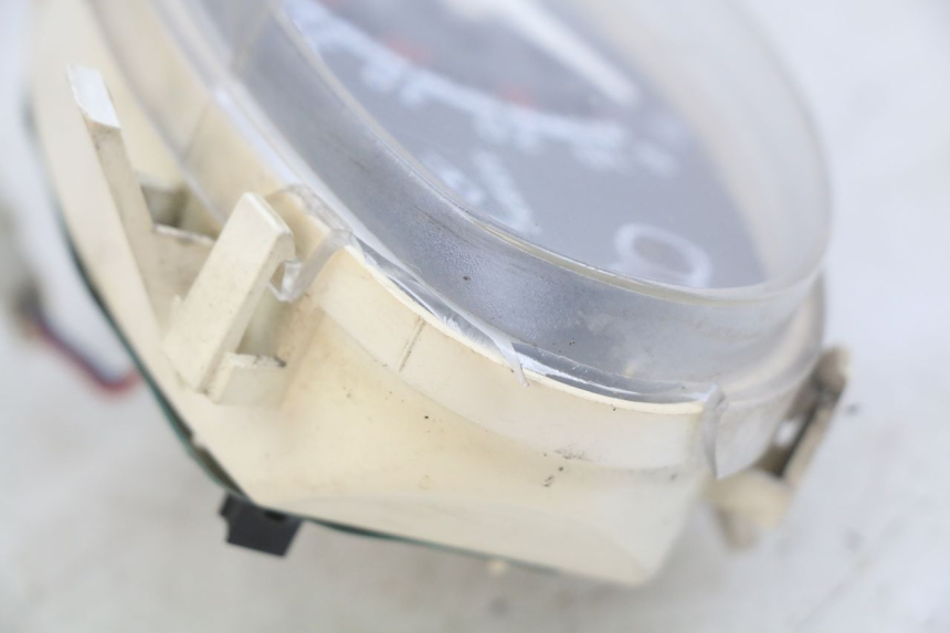 photo de CUENTA KILÓMETROS PEUGEOT VIVACITY 50 (2004 - 2009) - Detalle de la pieza