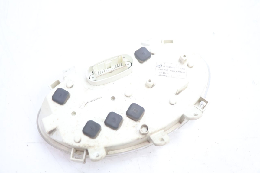 photo de VELOCIMETRO PEUGEOT VIVACITY 50 (1998 - 2003) - Estado de la superficie y material