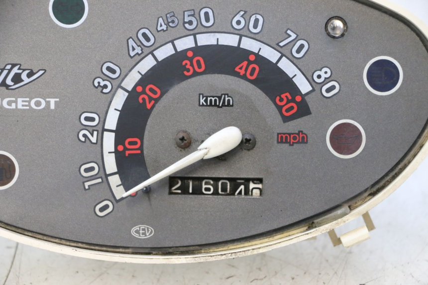 photo de CUENTA KILÓMETROS PEUGEOT VIVACITY 50 (2004 - 2009) - Zoom sobre los componentes
