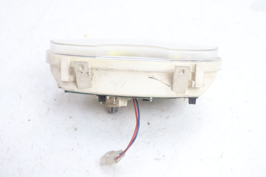 photo de VELOCIMETRO PEUGEOT VIVACITY 100 (1999 - 2008) - Primer plano técnico