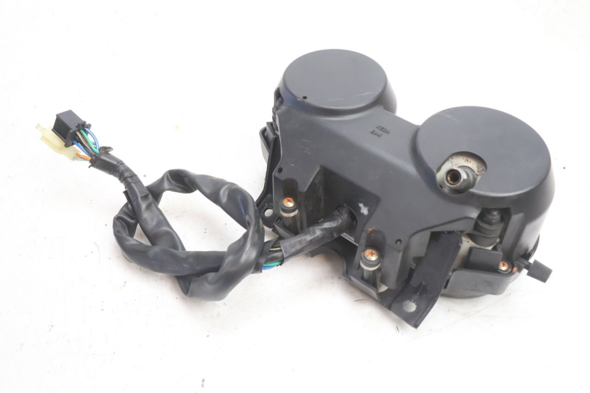 photo de VELOCIMETRO DAELIM VJ ROADWIN 125 (2004 - 2007) - Estado de la superficie y material