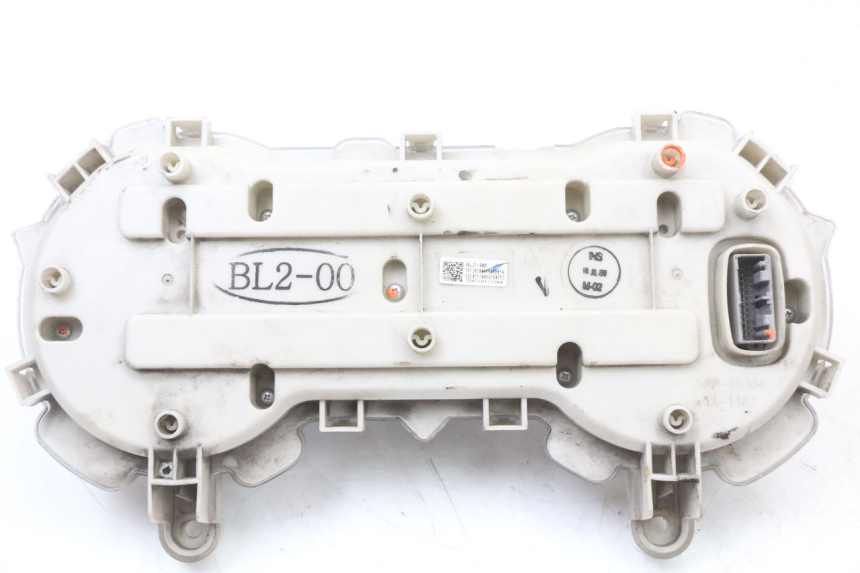 photo de CUENTA KILÓMETROS YAMAHA XMAX X-MAX ABS 125 (2017 - 2020) - Detalles de los puntos de fijación