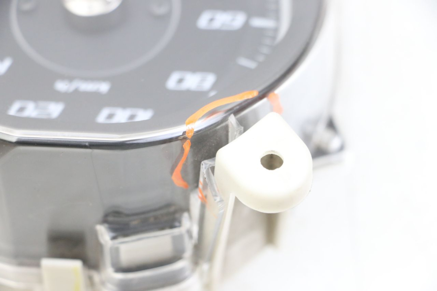 photo de CUENTA KILÓMETROS YAMAHA XMAX X-MAX ABS 125 (2017 - 2020) - Características distintivas