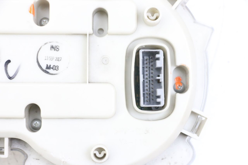 photo de CUENTA KILÓMETROS YAMAHA XMAX X-MAX ABS 125 (2017 - 2020) - Detalles de los puntos de fijación