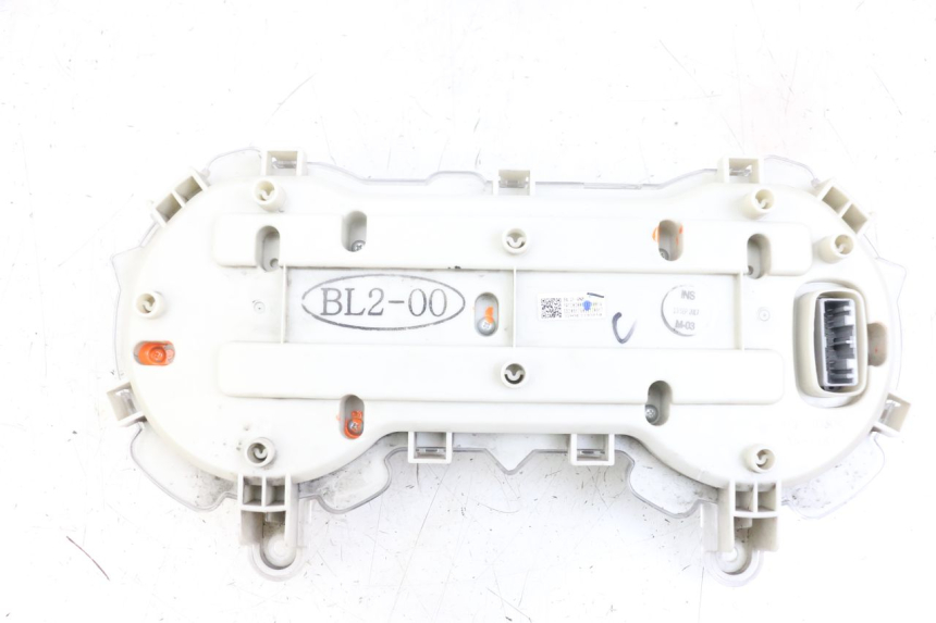 photo de CUENTA KILÓMETROS YAMAHA XMAX X-MAX ABS 125 (2017 - 2020) - Estado de la superficie y material