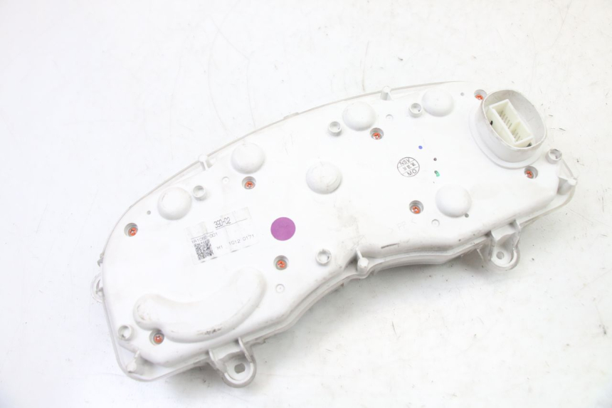 photo de CUENTA KILÓMETROS YAMAHA X-MAX XMAX 125 (2010 - 2013) - Estado de la superficie y material