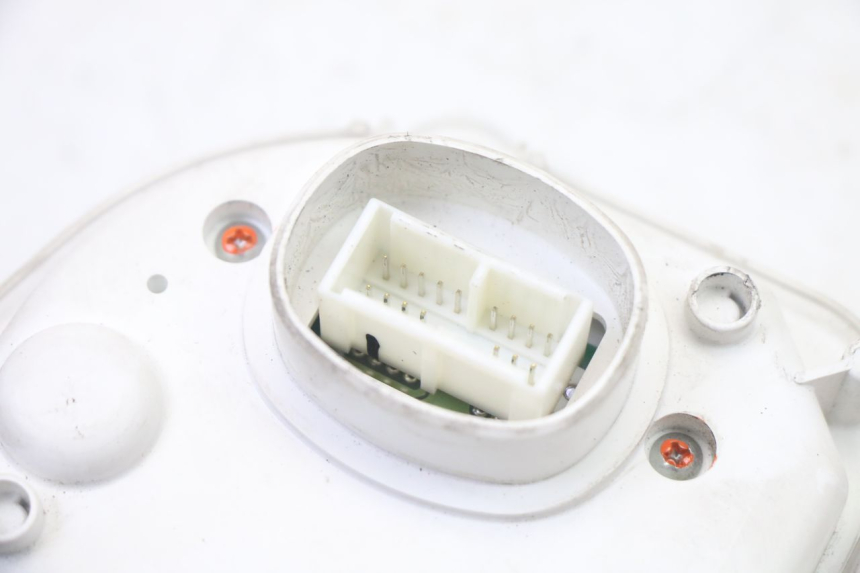 photo de CUENTA KILÓMETROS YAMAHA X-MAX XMAX 125 (2010 - 2013) - Marcados y referencias originales