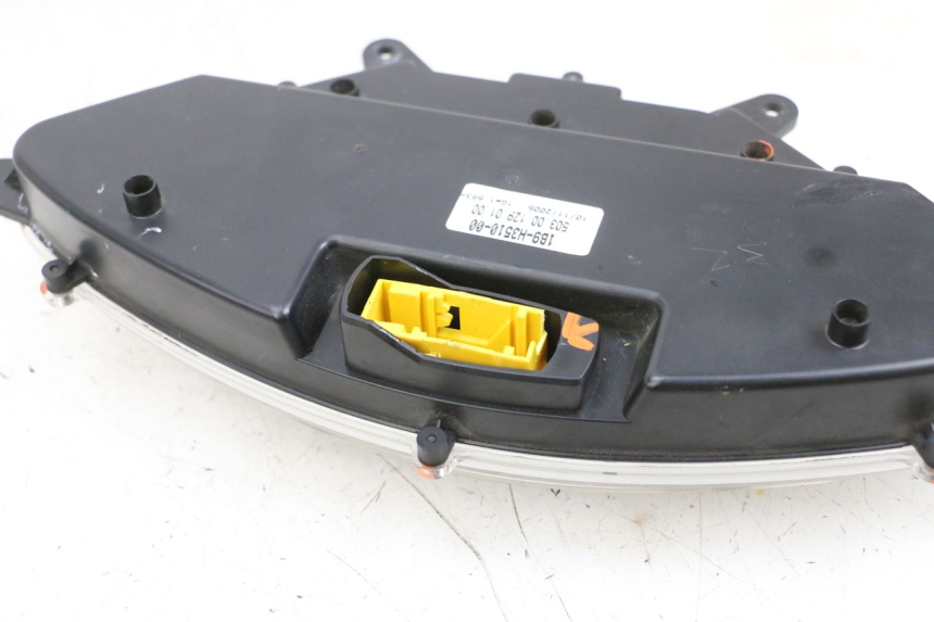 photo de CUENTA KILÓMETROS YAMAHA XMAX X-MAX 125 (2006 - 2009) - Estado de la superficie y material