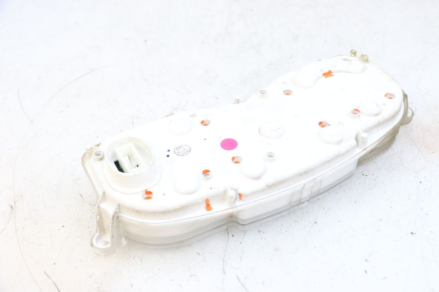 photo de CUENTA KILÓMETROS YAMAHA X-MAX XMAX 125 (2010 - 2013) - Marcados y referencias originales