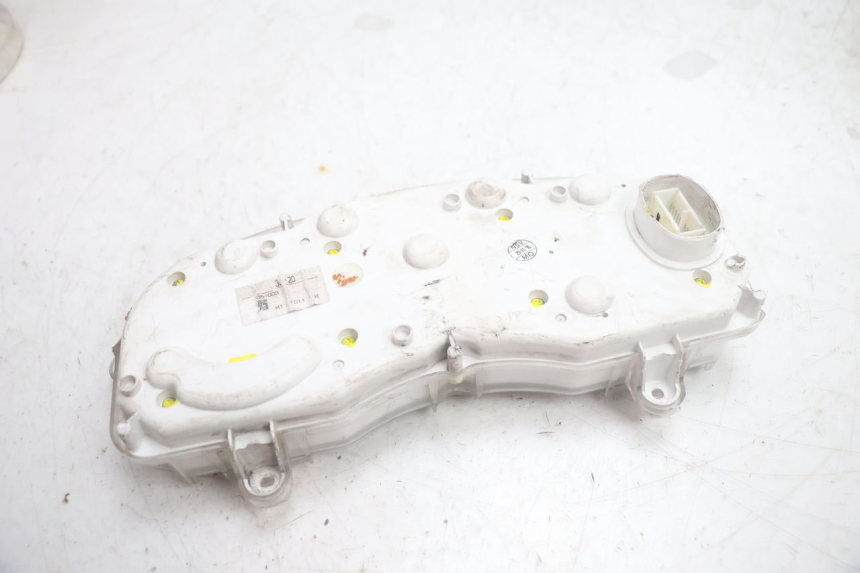 photo de CUENTA KILÓMETROS YAMAHA X-MAX XMAX 125 (2010 - 2013) - Detalles de los puntos de fijación