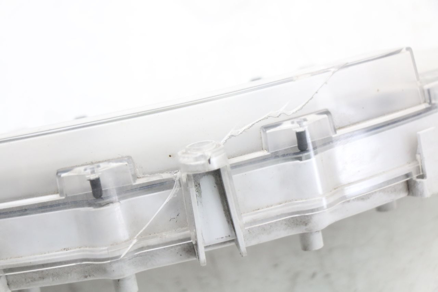 photo de CUENTA KILÓMETROS PIAGGIO X10 125 (2012 - 2017) - Estado de la superficie y material