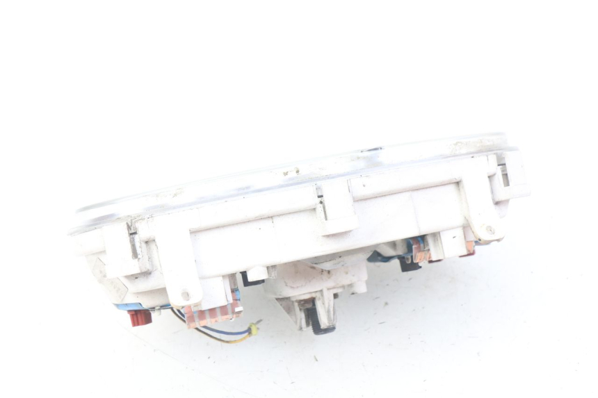 photo de CUENTA KILÓMETROS PIAGGIO X7 125 (2007 - 2013) - Estado de la superficie y material