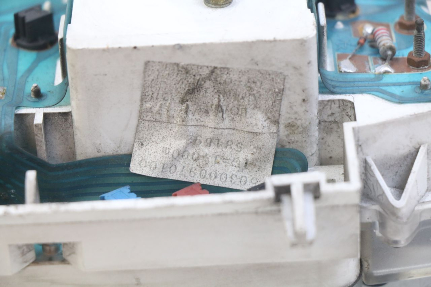 photo de CUENTA KILÓMETROS PIAGGIO X8 125 (2004 - 2007) - Primer plano técnico