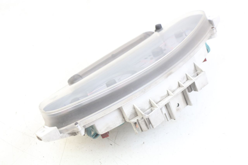 photo de CUENTA KILÓMETROS PIAGGIO X8 125 (2004 - 2007) - Detalles de los puntos de fijación