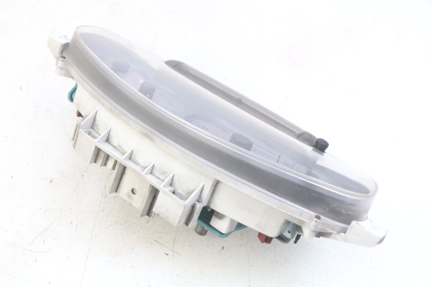 photo de CUENTA KILÓMETROS PIAGGIO X8 125 (2004 - 2007) - Estado de la superficie y material