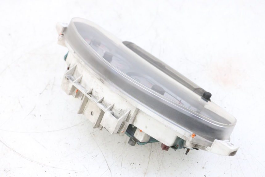 photo de CUENTA KILÓMETROS PIAGGIO X8 125 (2004 - 2007) - Estado de la superficie y material