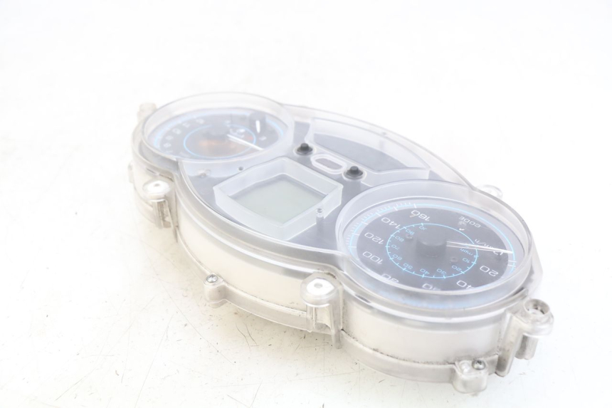 photo de CUENTA KILÓMETROS PIAGGIO XEVO - X EVO 125 (2007 - 2017) - Otra perspectiva