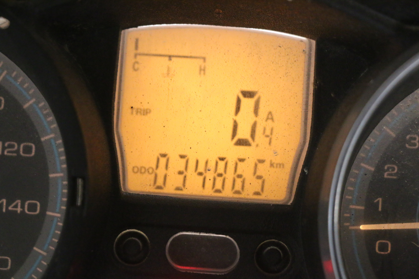 photo de CUENTA KILÓMETROS PIAGGIO XEVO - X EVO 125 (2007 - 2017) - Primer plano de alta resolución