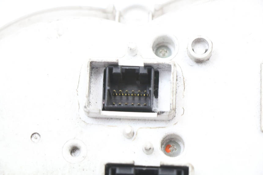 photo de CUENTA KILÓMETROS PIAGGIO XEVO - X EVO 125 (2007 - 2017) - Estado de la superficie y material