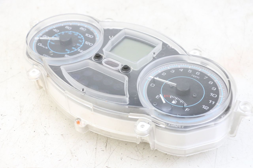 photo de CUENTA KILÓMETROS PIAGGIO XEVO - X EVO 125 (2007 - 2017) - Primer plano técnico