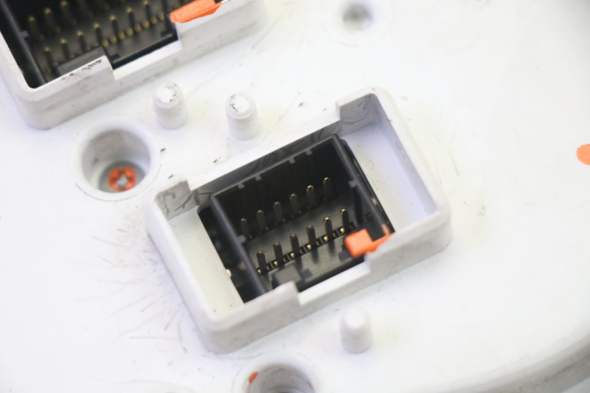 photo de CUENTA KILÓMETROS PIAGGIO XEVO - X EVO 125 (2007 - 2017) - Zoom sobre los componentes