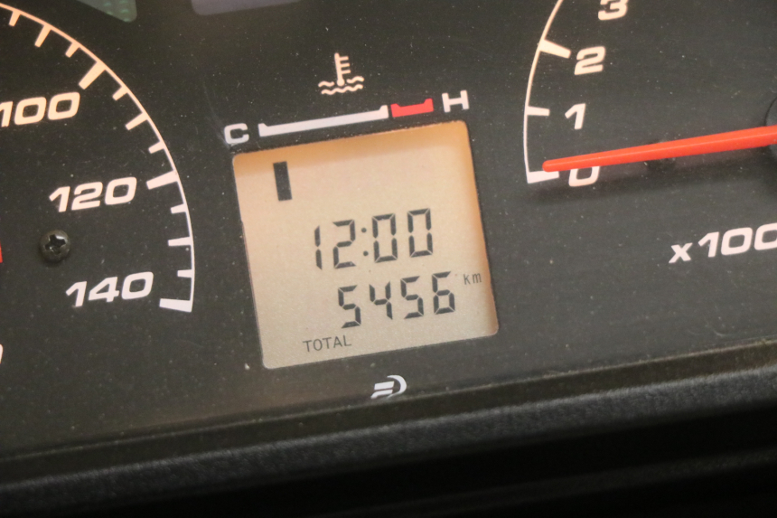 photo de VELOCIMETRO HONDA XLV VARADERO 125 (2000 - 2006) - Primer plano de alta resolución