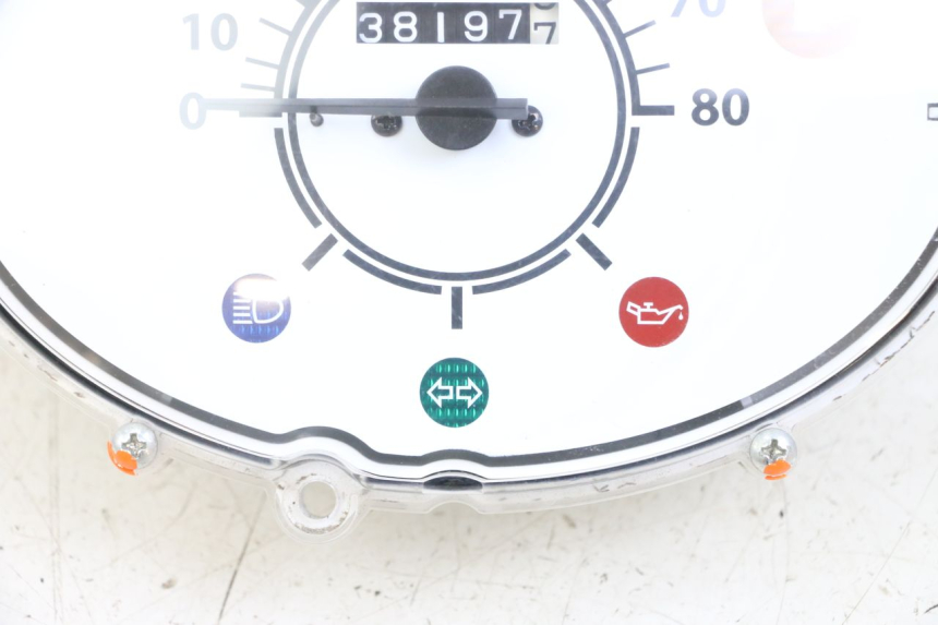 photo de VELOCIMETRO YAMAHA NEO'S NEOS 2T EASY 50 (2013 - 2016) - Detalles de los puntos de fijación