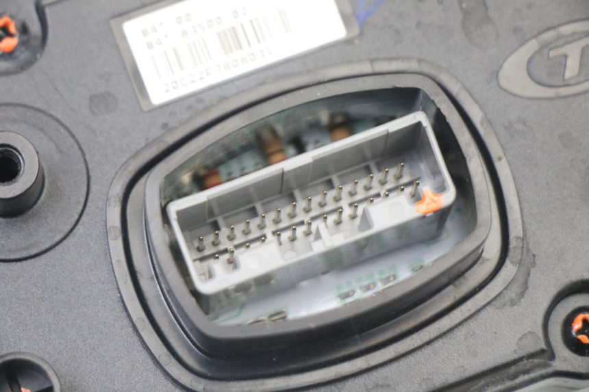 photo de VELOCIMETRO YAMAHA TRACER 7 700 (2020 - 2024) - Estado de la superficie y material