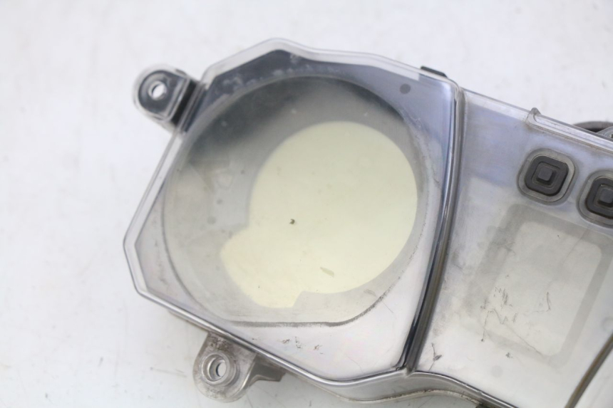 photo de CUENTA KILÓMETROS YAMASAKI YM T 125 (2015 - 2020) - Otra perspectiva