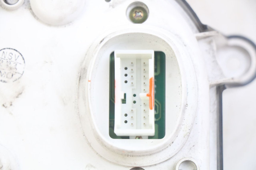 photo de CUENTA KILÓMETROS YAMAHA YP MAJESTY 400 (2004 - 2008) - Estado de la superficie y material